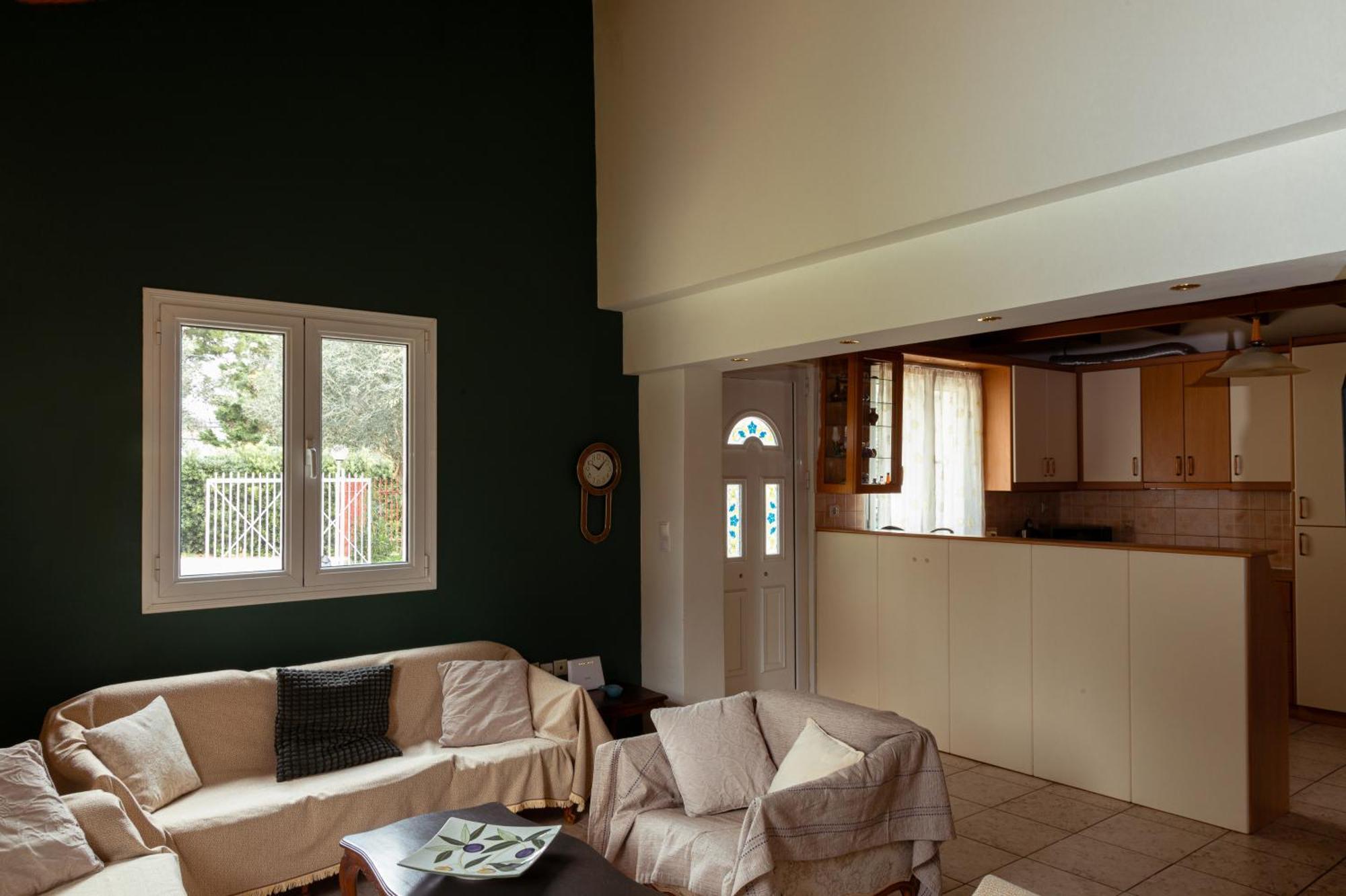 Close To Airport 5 Bedroom By The Sea Villa