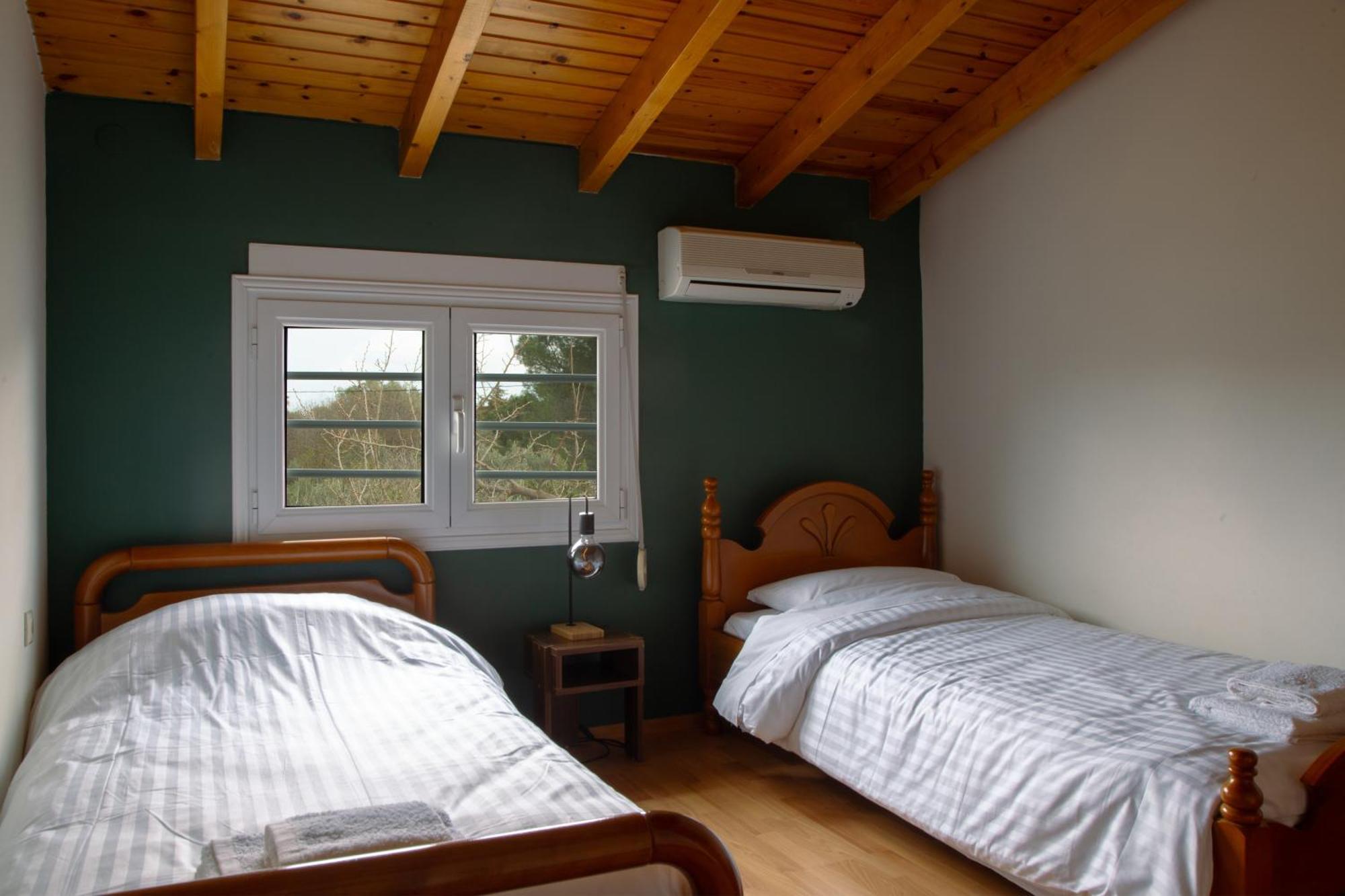 Villa Close To Airport 5 Bedroom By The Sea