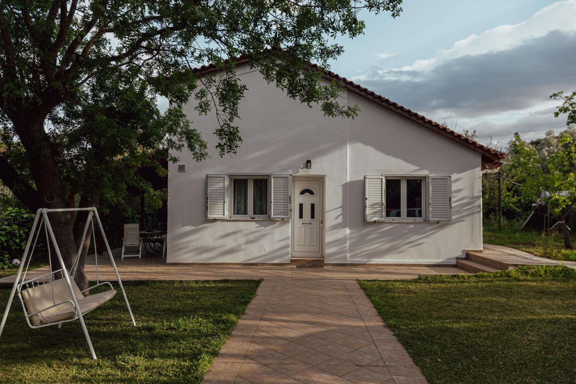 Close To Airport 5 Bedroom By The Sea Villa *