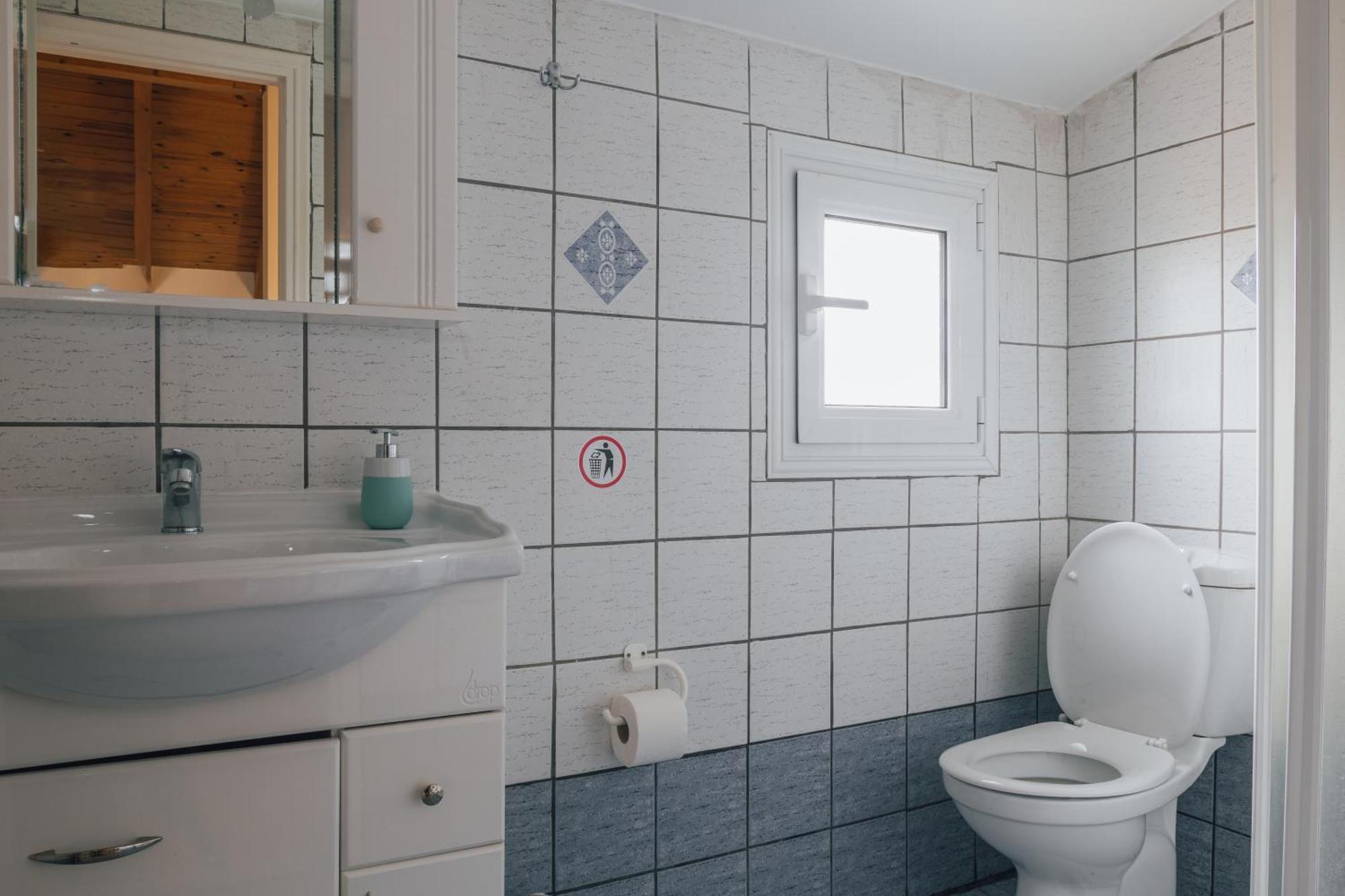 Villa Close To Airport 5 Bedroom By The Sea Néa Mákri