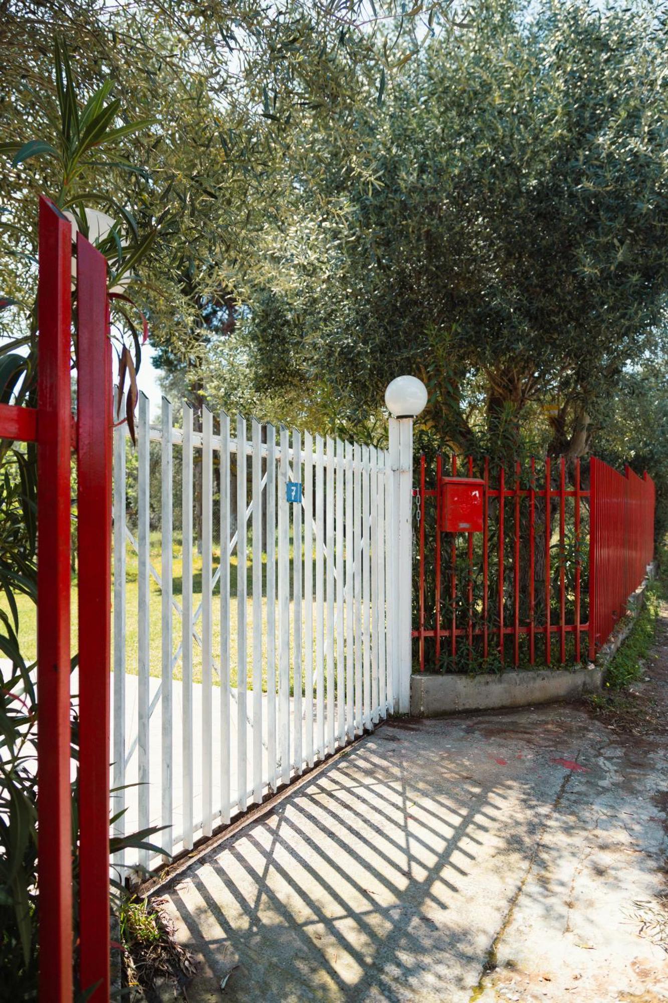 Villa Close To Airport 5 Bedroom By The Sea