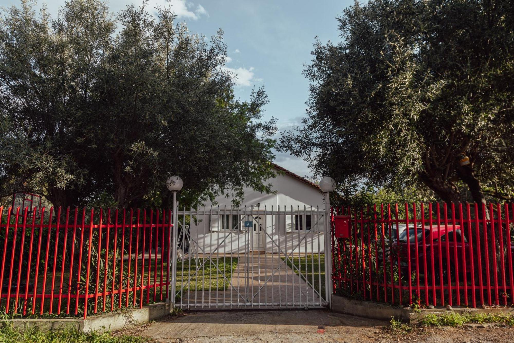 Close To Airport 5 Bedroom By The Sea Villa